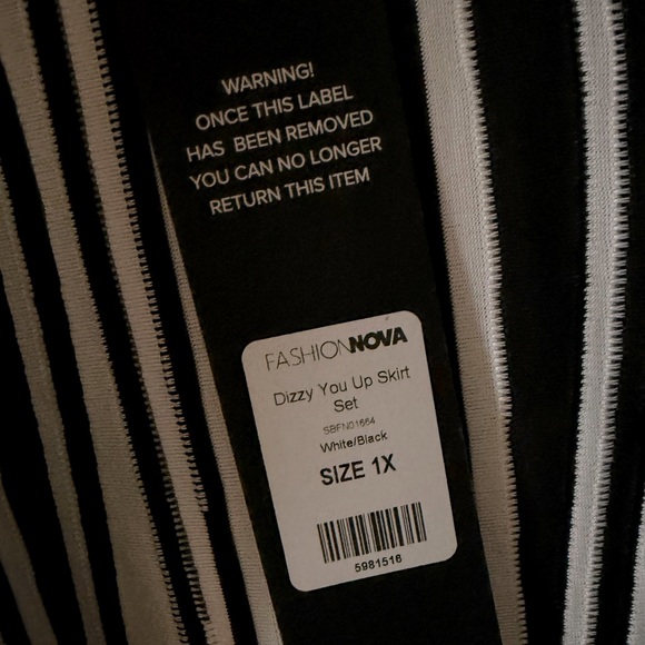 Fashion nova long sleeve button up - Picture 4 of 4